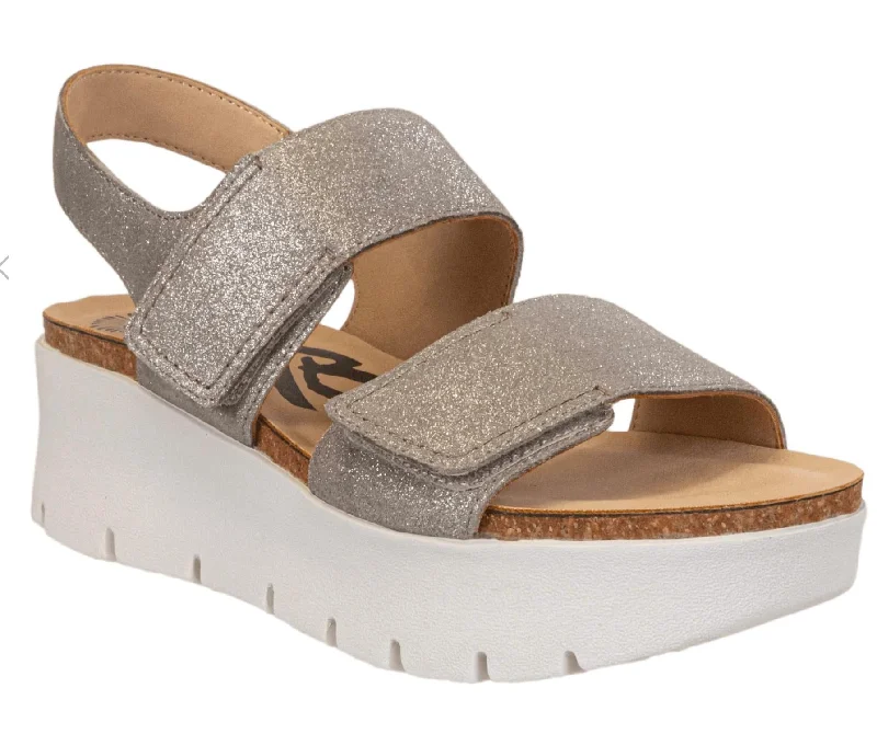 Fashion Casual Shoes Women's Montane Sandal In Silver