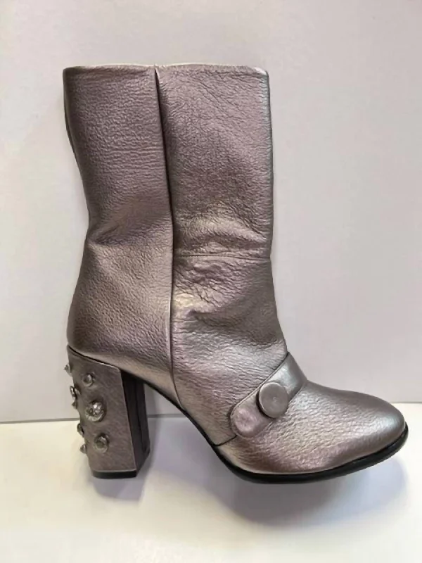 Hot Trends Spilla Heeled Boots In Steel