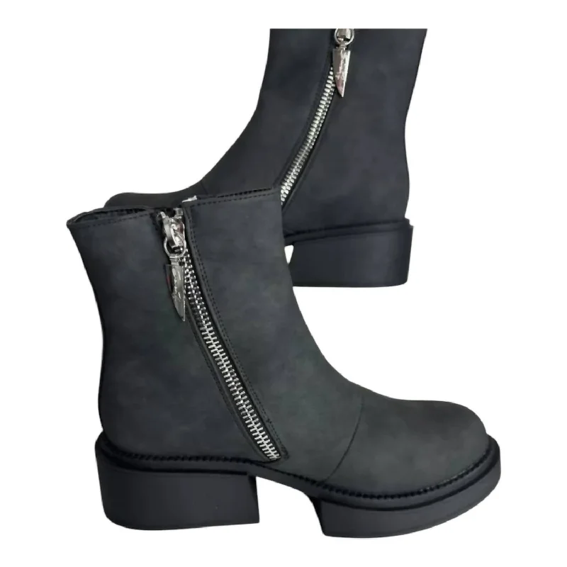 Versatile Shoes Promotion Women's Vault Combat Boots In Black